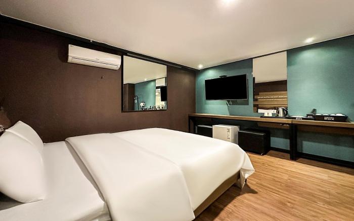 Box Hotel
