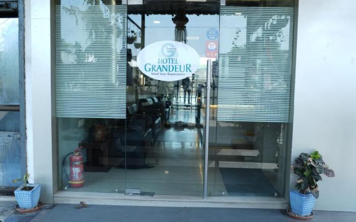 HOTEL GRANDEUR