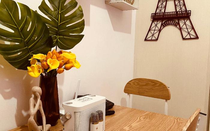 Cozy & Chick Condo in Las Pinas 