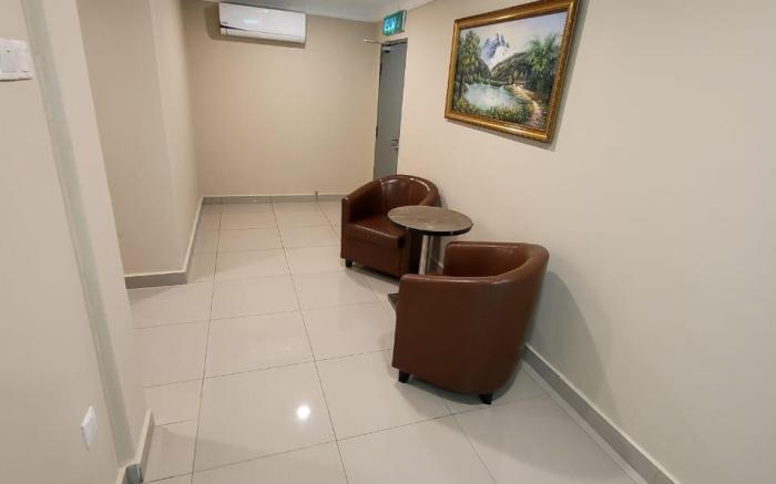 Poorna Hotel
