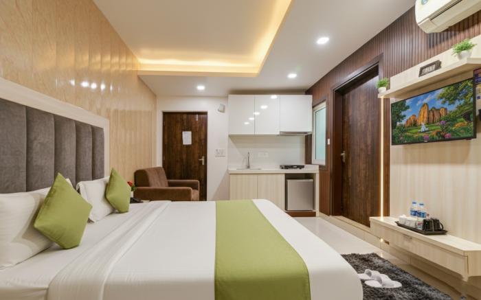 Hotel Seventh Heaven - Britannia Chowk Delhi, Couple Friendly, Value For Money, Free Parking Access