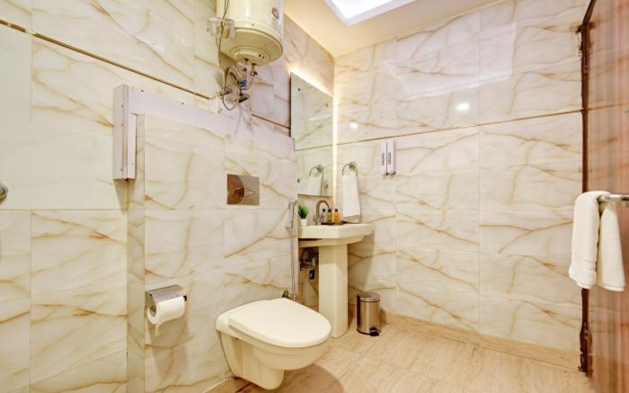 Hotel Seventh Heaven - Britannia Chowk Delhi, Couple Friendly, Value For Money, Free Parking Access