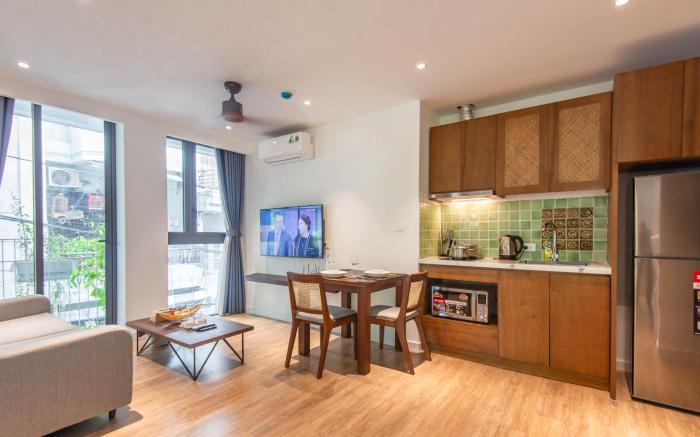 Housing22 Luxury Apartment 81 Linh Lang Street 