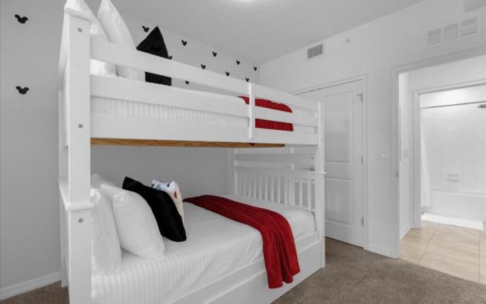 Bedrooms 2 Bathrooms Storey Lake 4751-207 CT