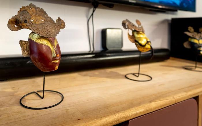 Insta-worthy Smart Home W/ Bathtub in Dist1 NDC