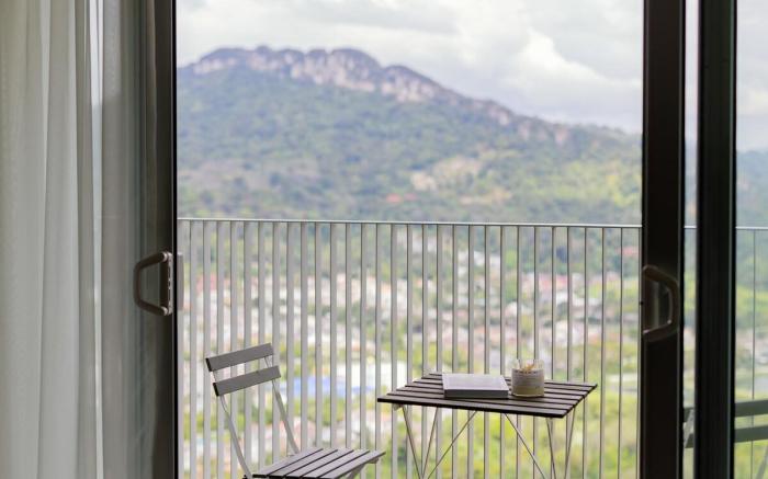 A Comfort Retreat Above the Rest #2905