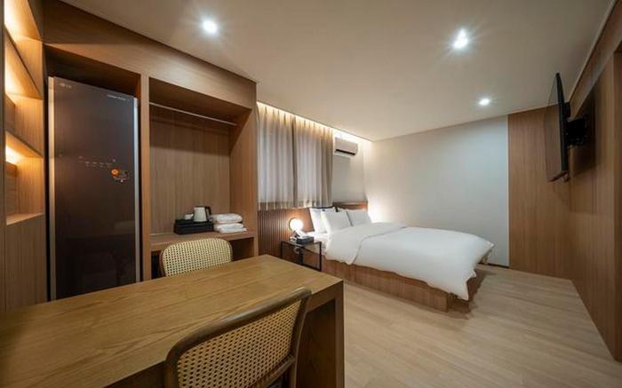 Gyeongju Brown Dot Gyeongju City Hall