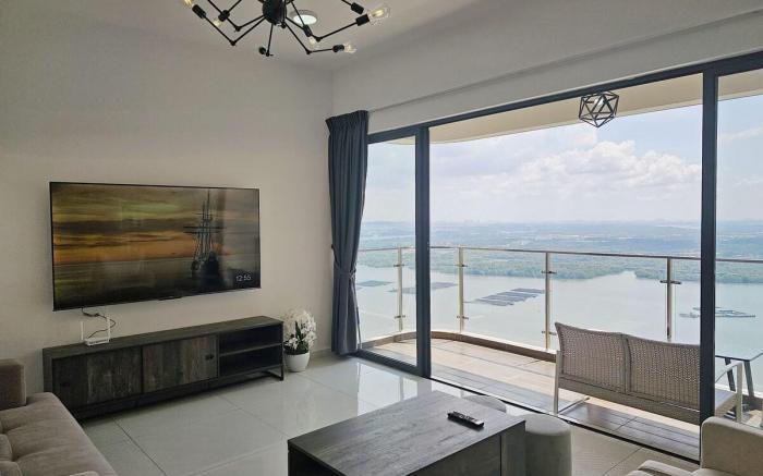 Danga Bay JB，High Floor Condo with Seaview ＆ 75"TV
