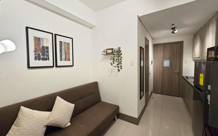 Condotel 1BR Unit w/ Balcony FAME Residences #FM21