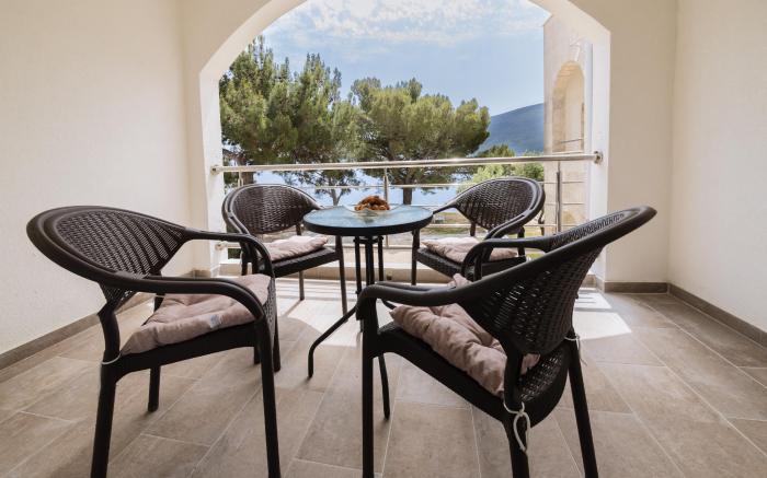 Seaside apartments in Herceg Novi