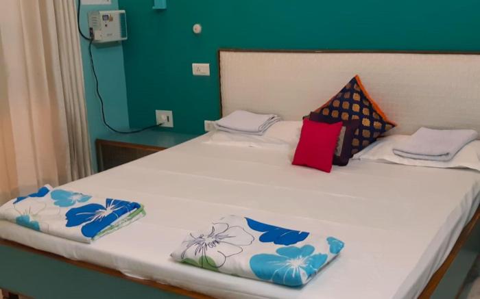 Executive Suite 2BHK excellent for stay & meetings