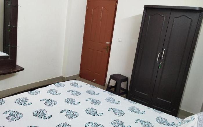 Seacoast Retreat- Lovely 2 BHK apartment with pool