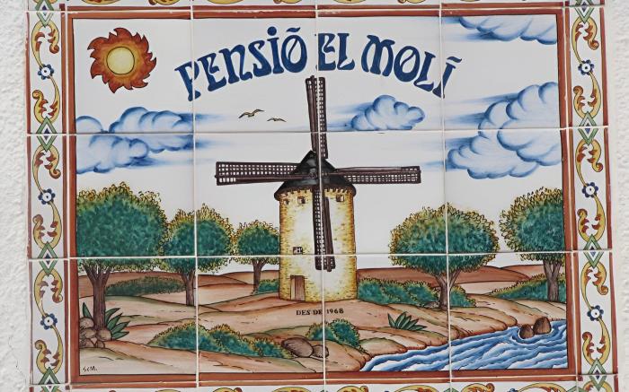 HOSTAL y APARTAMENTO MOLI DE MAR