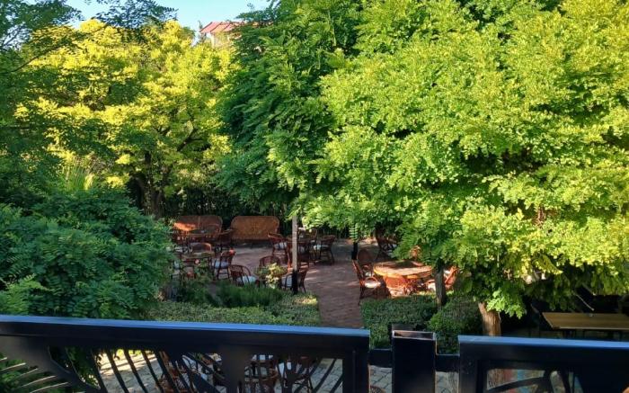 London Hotel