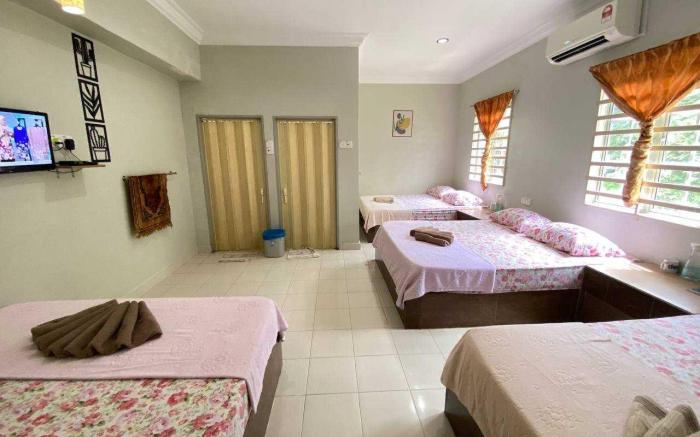 OYO 91002 D Qamar Motel