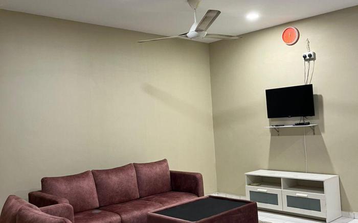 HOMESTAY ALHIJRAH (Rumah Kuning)