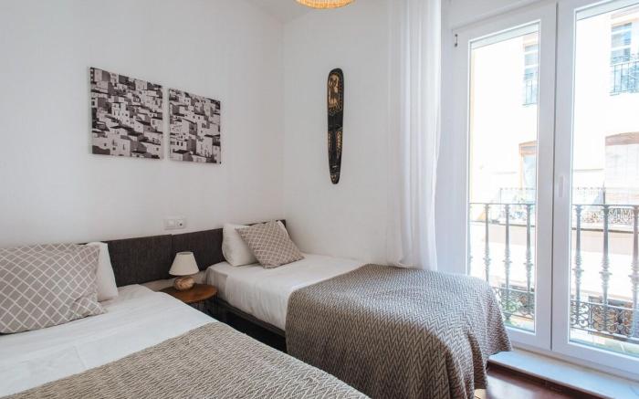 Bright Apartment at Santa Cruz 6 people Parking Op