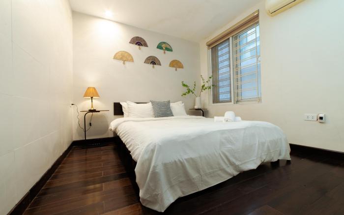 Hoan Kiem Cozy Retreat