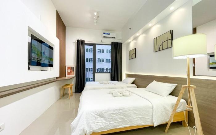 Twin-Bed Oasis MOA Walkability Shore 2 residences