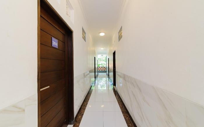 RedDoorz @ Lotus House Seminyak