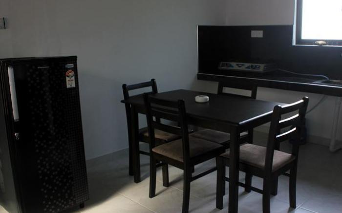 Tharusha Holiday Inn