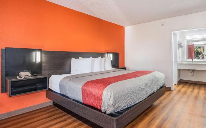 Motel 6 Florence, SC