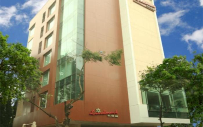 Hotel Landmark Residency