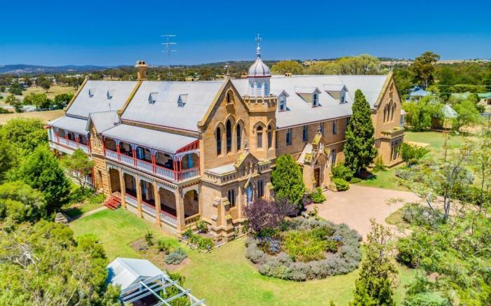 Abbey Boutique Hotel