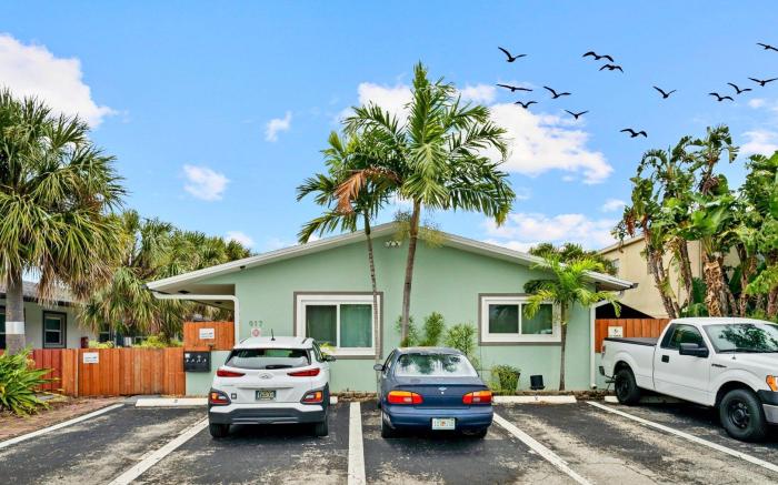 Wilton Manors 2BR Charm! Walk to the Drive