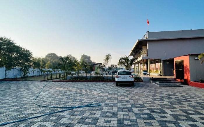 Fun O Farm Luxury Farm Villa