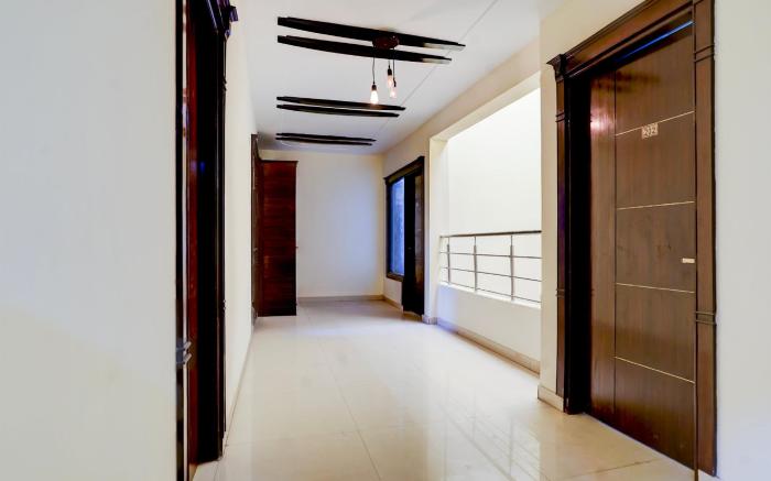 Super Collection O Sector 70 Noida