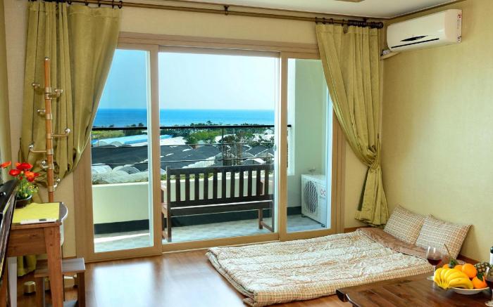Jeju Bada Wi Olle Pension