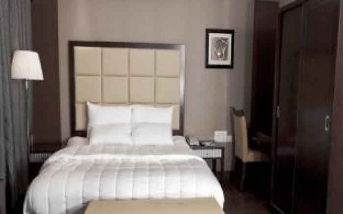Hotel Paramount Tower