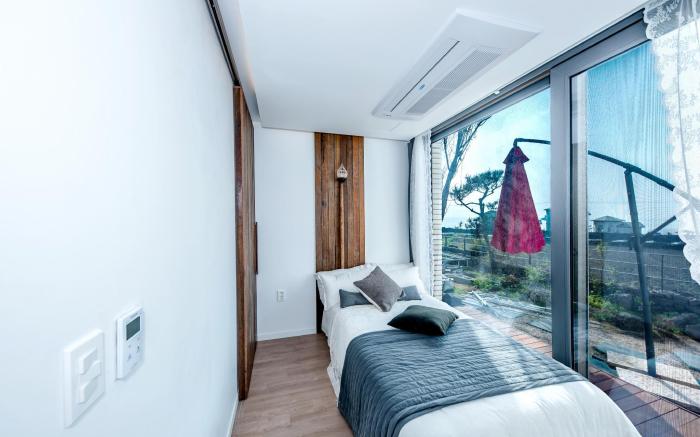 Aewol Bada Town House