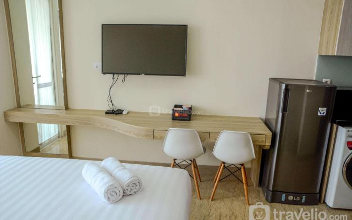 Elegant Studio Apartment @Menteng Park By Travelio