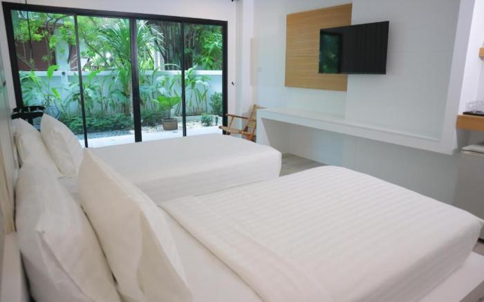 Tonsai Tropical Phi Phi Island