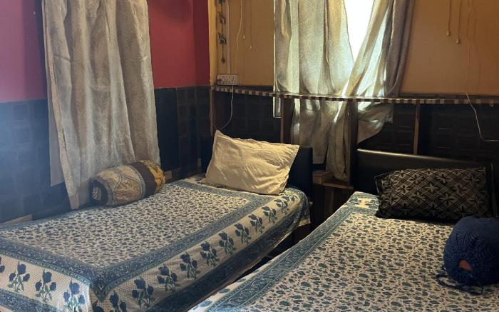 Calcutta Backpackers Homestay