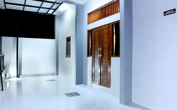 OYO 121 Rumah Ayub Syariah                                                                 