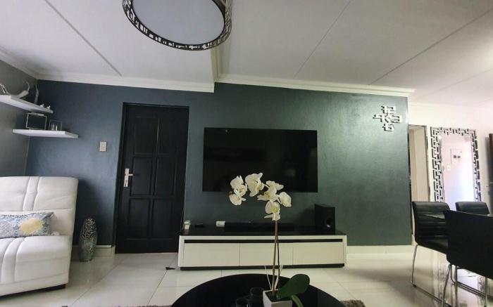 Upmarket 3 Bedroom Apartment