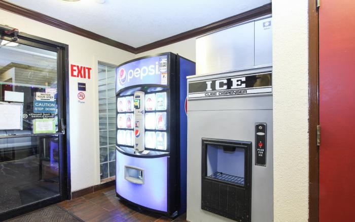 Evergreen Inn & Suites Portland Airport