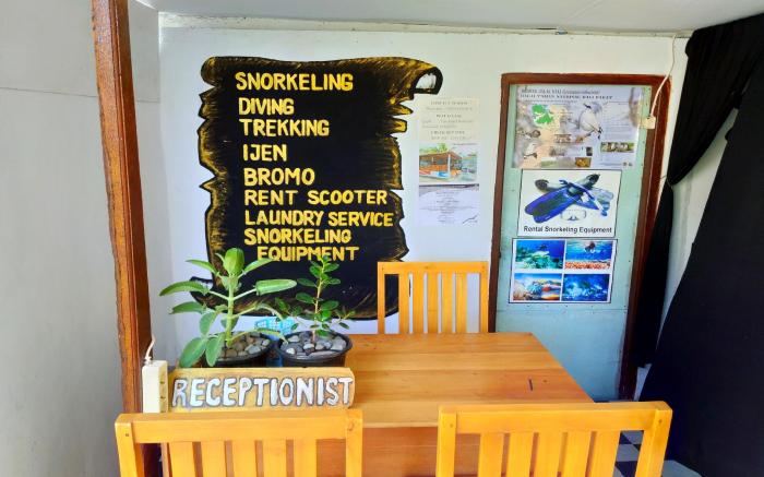 Van Santri Homestay Pemuteran