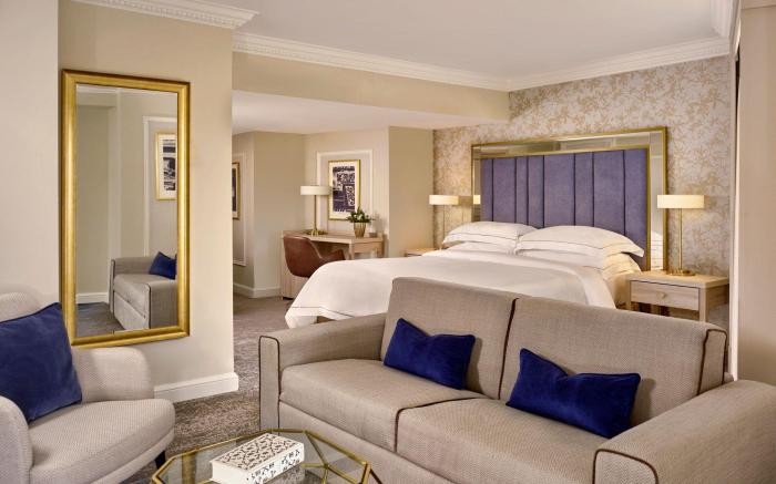 The College Green Dublin Hotel, Autograph Collection