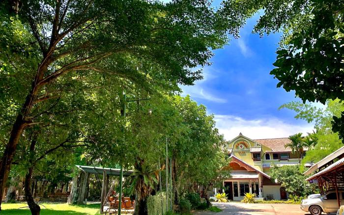 Rommai Green Park Boutique Hotel Resort