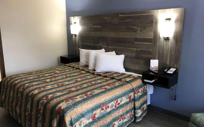 Days Inn by Wyndham Knoxville North