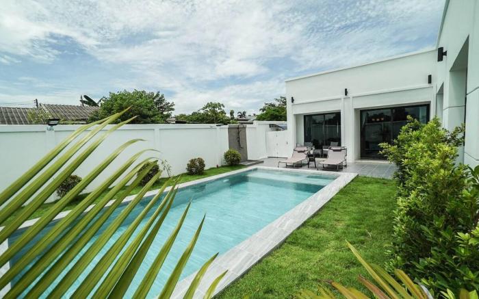 The MaBella House Pool Villa Pattaya