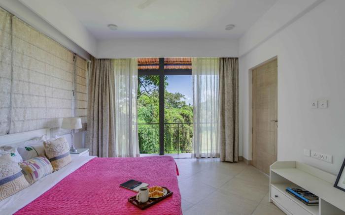 Serene-2BHK Lux Apartment , candolim by tisyastays