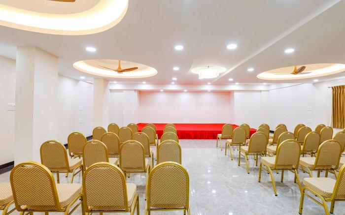 FabHotel Sathya Comforts - Nr. Commercial Street