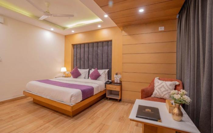 Super Hotel by Perfectstayz Mall Road