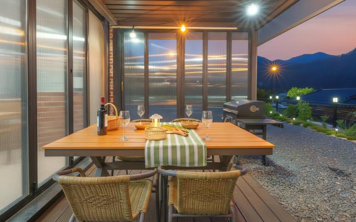 Danyang Dandelion Pool Villa