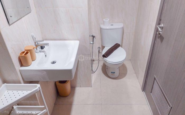 1BR Comfort Tamansari Bintaro Mansion By Travelio